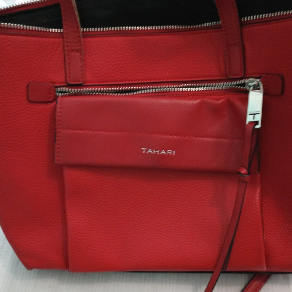 TAHARI WOMENS HANDBAG